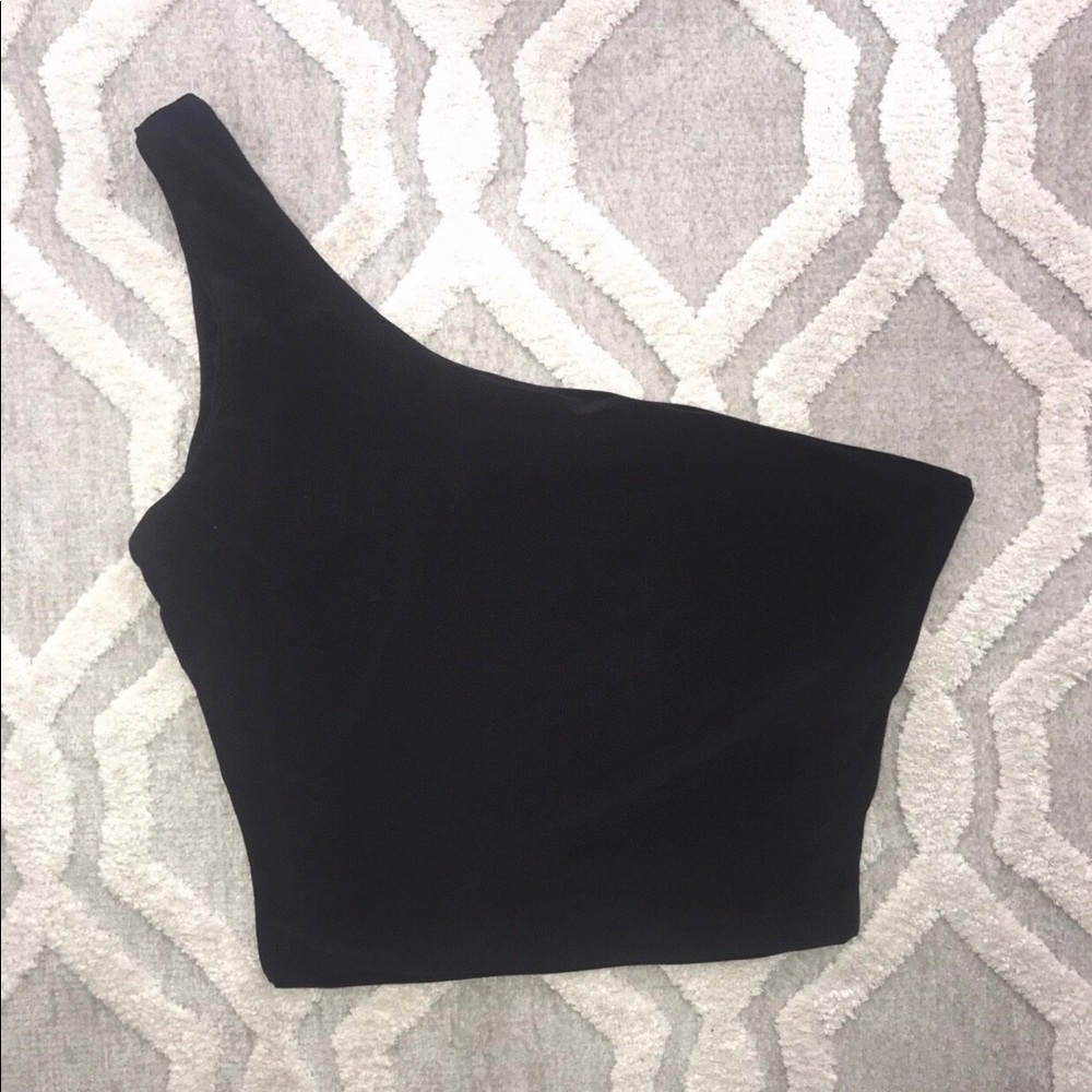 One shoulder top